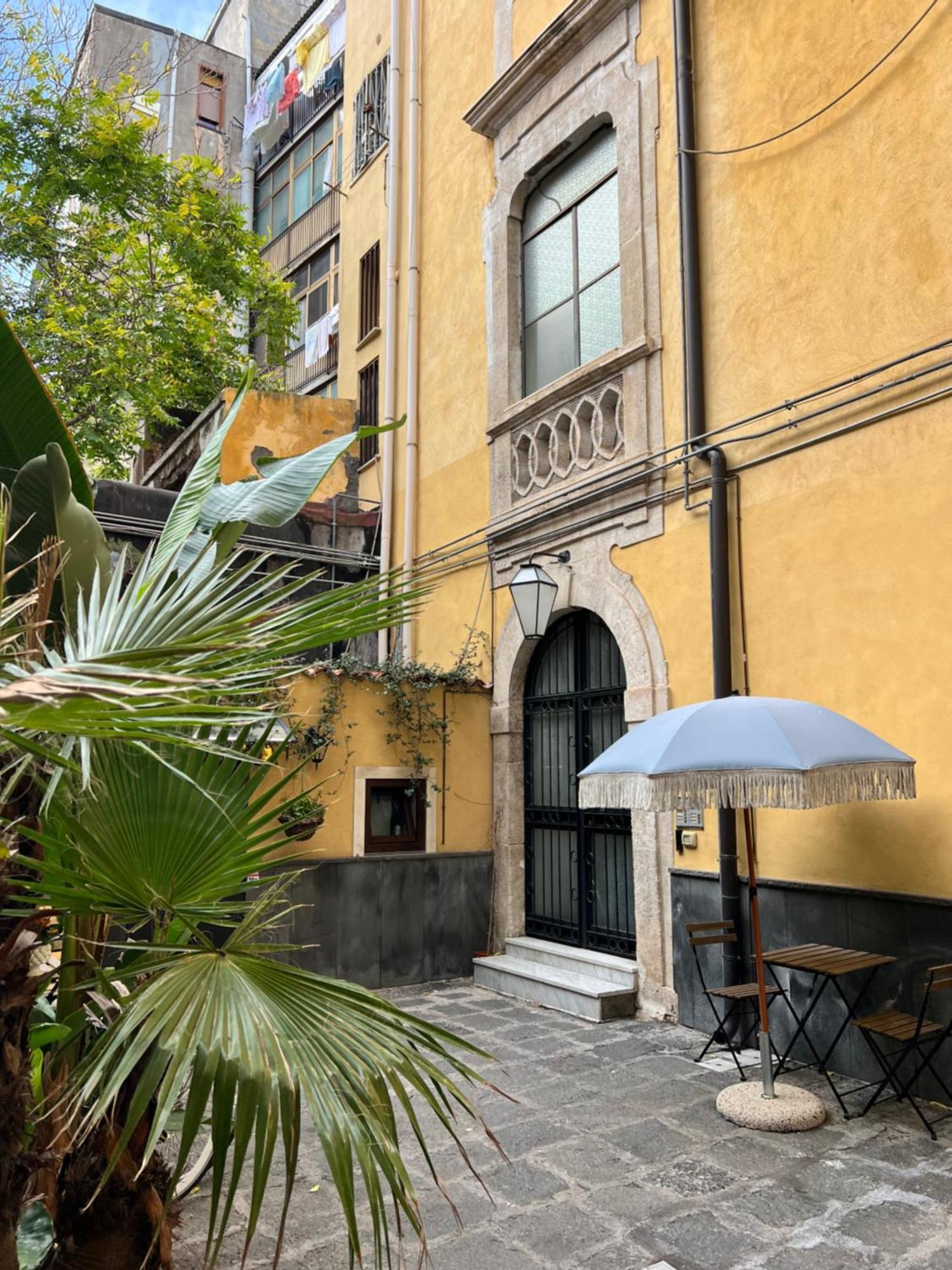 Palazzo Kolombo Villa Катания Екстериор снимка